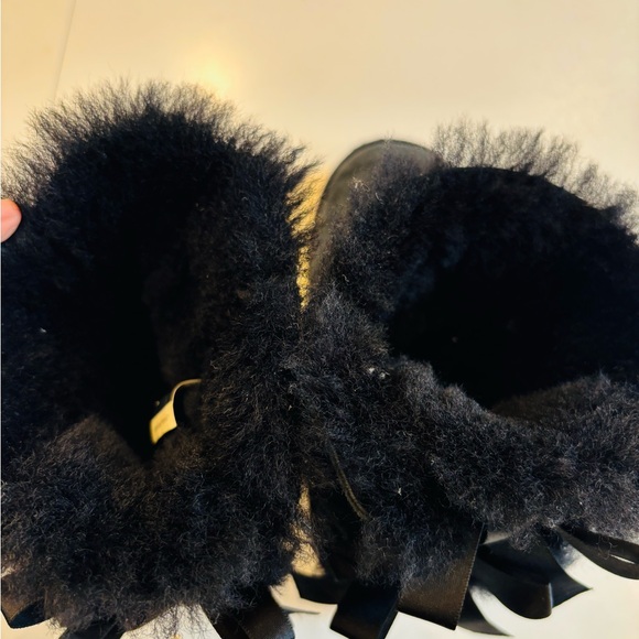 UGG Kids Boots with Black Bows size 2 - Picture 9 of 10
